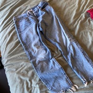 Gently used Levi’s wedgie with raw hem